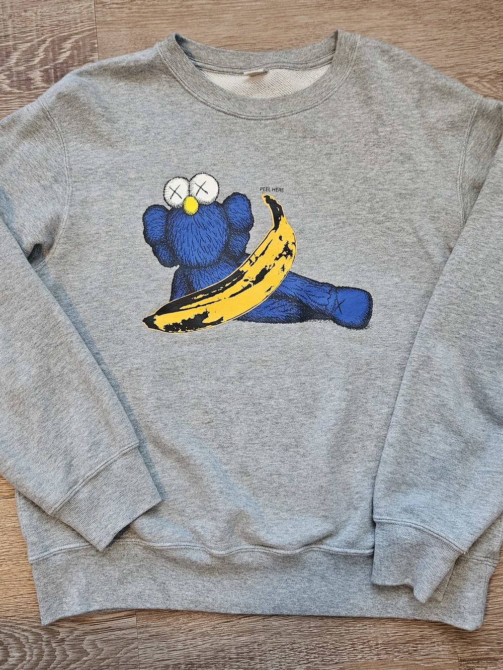 Uniqlo x KAWS x Warhol Graphic Crewneck Sweatshirt Size 150/10-12 Youth/Kid's